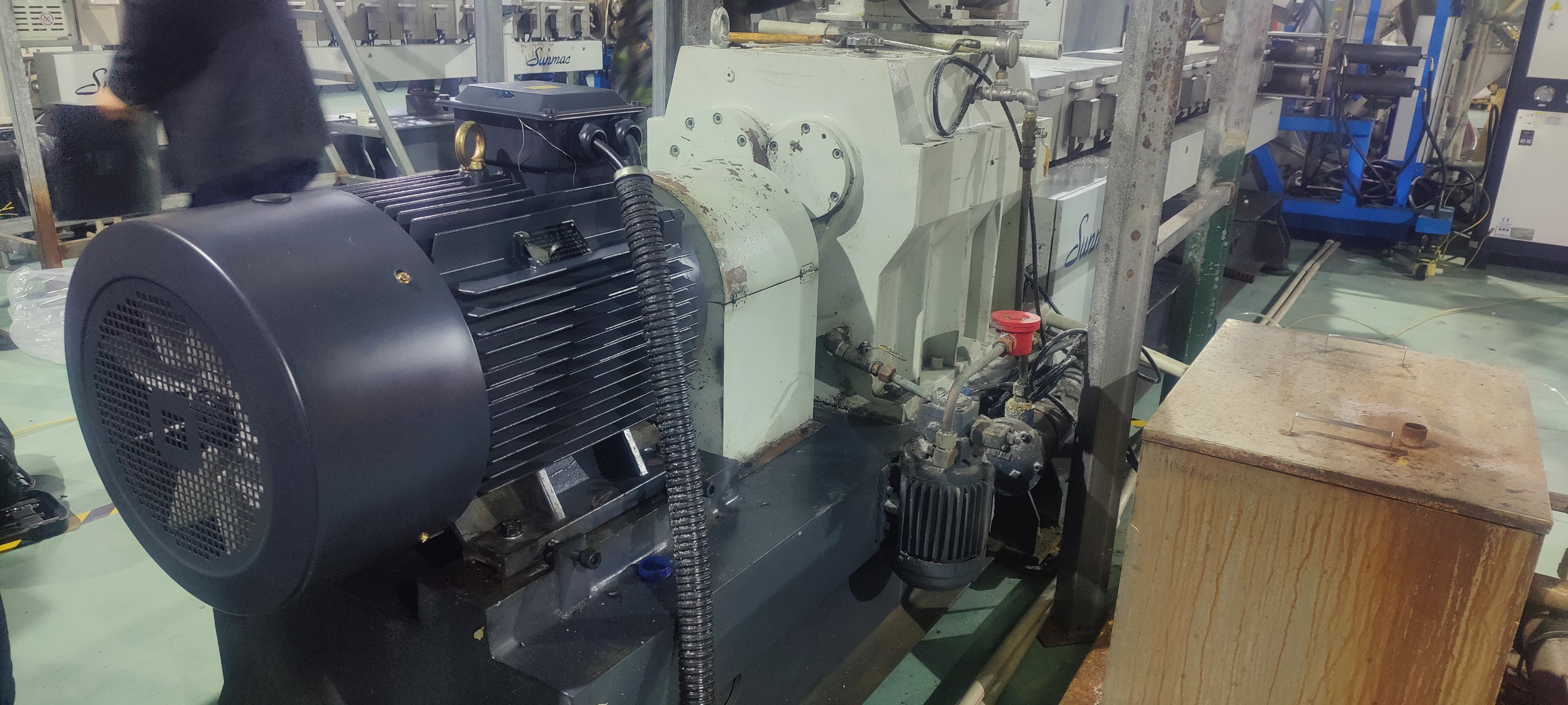 Stone Plastic Floor Extrusion Machine